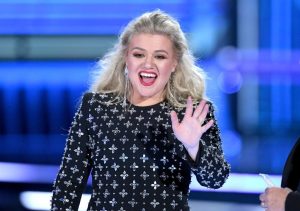 Why Kelly Clarkson’s Emotional Resilience Through Fitness Struggles is Inspiring